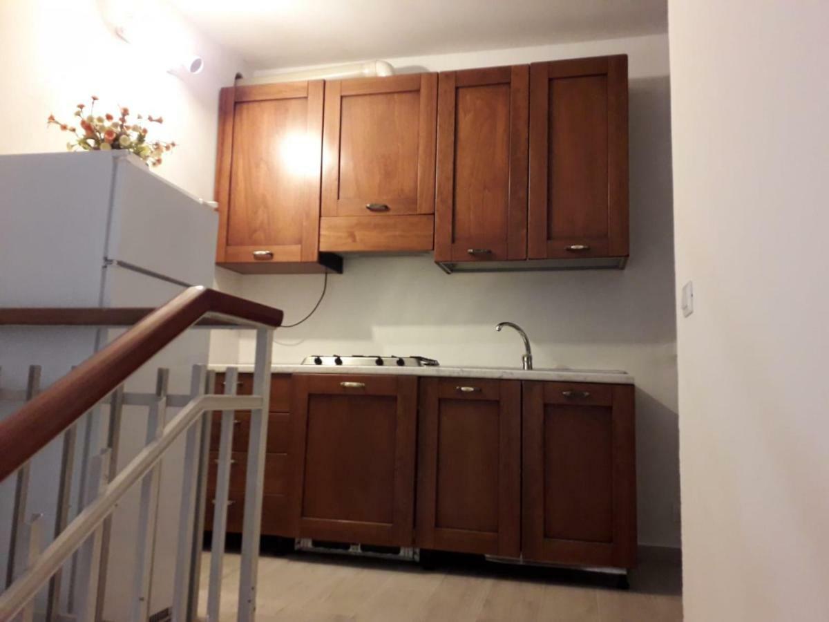Kola Age Hotell Peschiera del Garda Rum bild